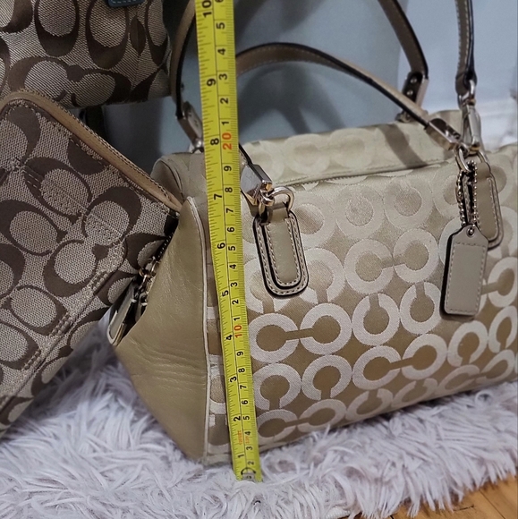 Coach Signature Bundle| CrossBody,Baguette and  Wallet in Excellent condition - Picture 10 of 17